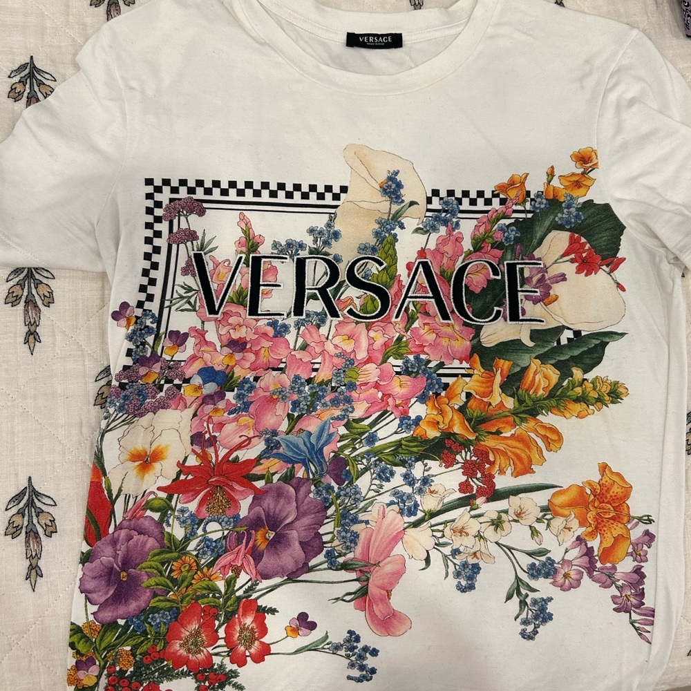 Authentic Great Condition women’s Versace T shirt